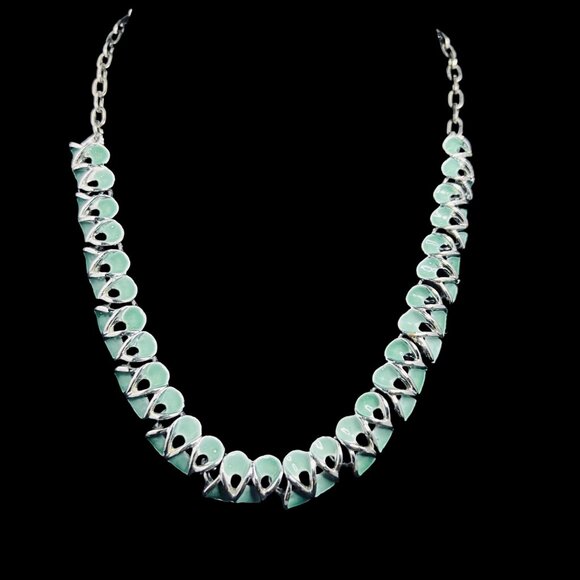 Unbranded Jewelry - Vintage Silver Tone And Green Enamel Choker Necklace (5305)